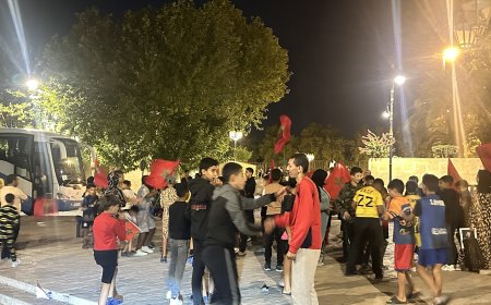 أطفال الوطن يكتبون الفرحة… تلاميذ صحفيون من فاس-مكناس يوثقون لحظة الانتصار المغربي بالصحراء