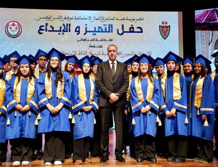 أمنٌ يحمي… وأسرة تحتضن: نظرة التلاميذ الصحفيين لحفل التميز السنوي