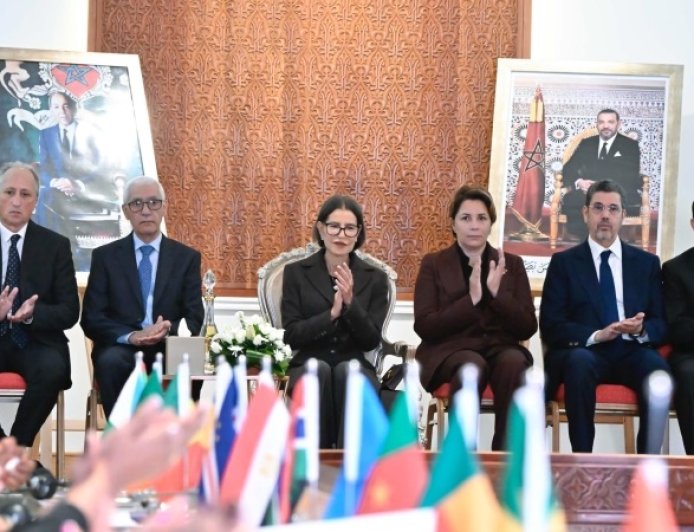 حين يتحدث أطفال إفريقيا… وتُنصت القارة: رؤية التلاميذ الصحفيين لمنتدى برلمان الطفل