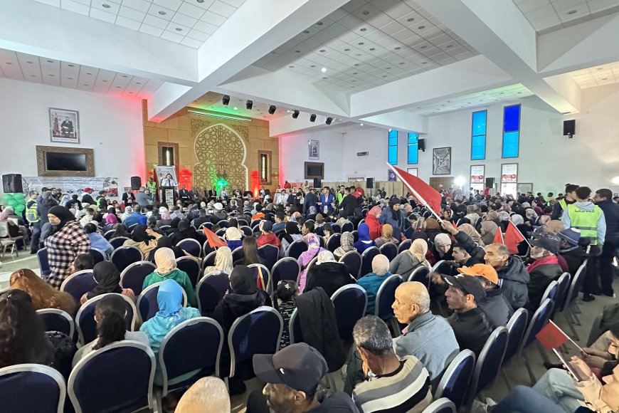 À Fès, une salle pleine pour comprendre l’avenir du Sahara : le regard des élèves journalistes