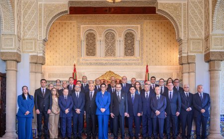 الملك محمد السادس يعين الحكومة الجديدة وعائشة التواتي تتطلع إلى مستقبل أفضل للتلاميذ